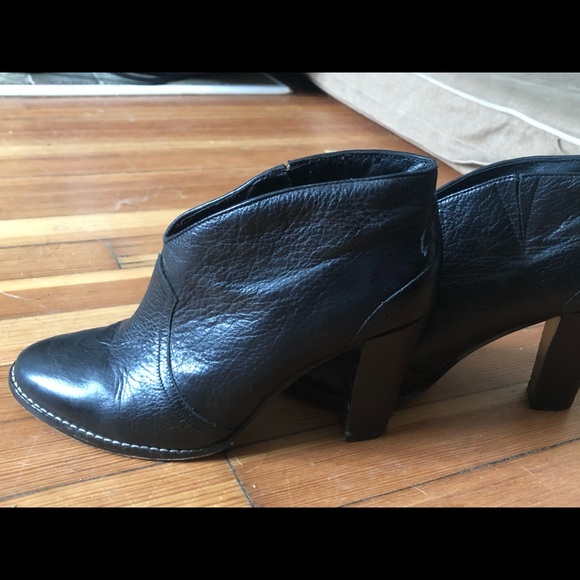 Cute ankle booties - Picture 4 of 4